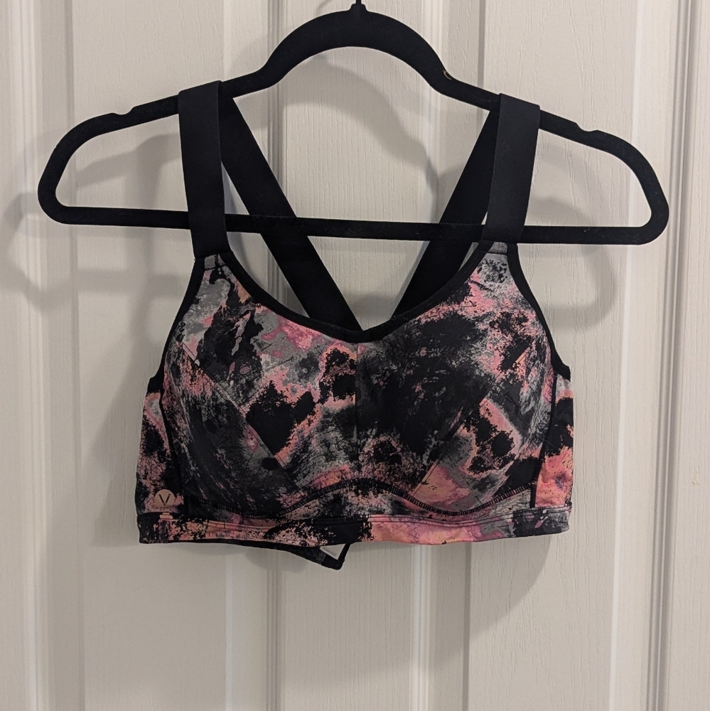 EUC LIVI Active 38C adjustable High impact sports bra